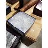 Image 1 : TRAY OF CRYSTAL DISHES AND GLASSES