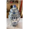 Image 3 : Eastern vase and porcelain mantle clock
