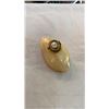 Image 14 : LOT OF SEMI PRECIOUS STONES, SMALL FIGURES, SHELL JAR, ART GLASS