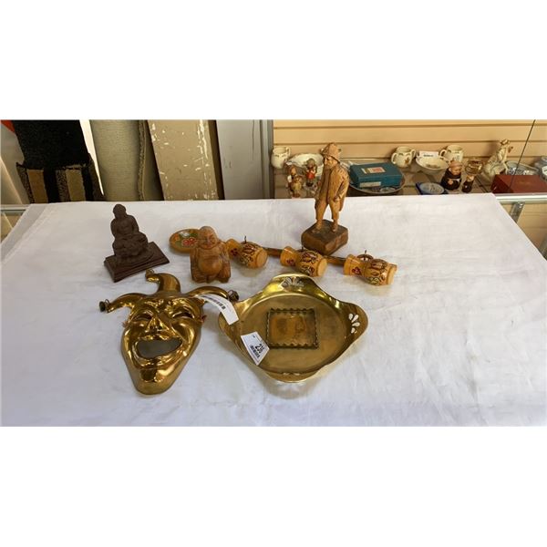 BRASS JESTER FACE AND PLATE, WOOD CARVED FIGURES AND SPOON