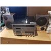 Image 1 : LLOYDS R853 RECORD PLAYER RADIO