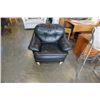 Image 1 : BLACK LEATHER ARMCHAIR
