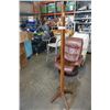 Image 1 : WOOD AND BRASS COAT TREE