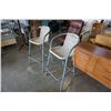 Image 2 : 2 WICKER LOOK BAR STOOLS