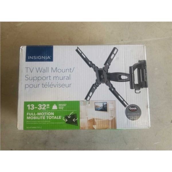 NEW OVERSTOCK 13-32 INCH FULL MOTION TV WALL MOUNT - 33 LB CAPACITY