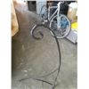 Image 4 : DECORATIVE METAL PLANT POT HANGER AND FOLDING DECORATIVE METAL POT HANGER