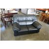 Image 1 : BLACK LEATHER LOVESEAT