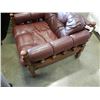 Image 3 : VINTAGE WOOD FRAMED TUFTED LEATHER CHAIR