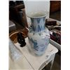 Image 3 : EASTERN VASE, COLLECTABLES, STONE FIGURE, BOOMERANG, EIFFEL TOWER BOOKENDS