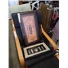 Image 1 : SHADOWBOX ART AND WINE PRINT