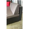 Image 3 : BRAND NEW PREMIUM OUTDOOR SECTIONAL RETAIL $2069 W/ DARK GREY CUSHIONS AND 2 ACCENT PILLOWS - MADE W