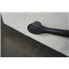 Image 8 : LAZBOY WHITE LEATHER RECLINER