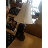 Image 2 : 2 TABLE LAMPS AND EASTERN PICTURE