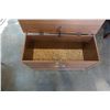 Image 4 : OAK FINISH TRUNK