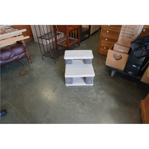 CAT SCRATCH STEP PLATFORM
