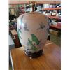 Image 4 : 2 hand painted porcelain table lamps