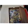 Image 2 : BOX OF SPORTS CARDS