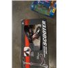 Image 3 : RAWLINGS SCOOTER IN BOX AND NEW FORTNITE SQUAD MODE ACTION FIGURE SET
