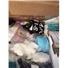 Image 4 : BOX OF NEW GLOVES AND TRAY OF NEW ITEMS