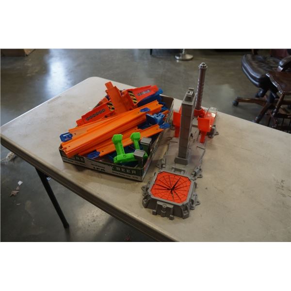 HOTWHEELS TRACKS