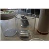 Image 4 : THERMOS, CANNISTER SET AND 2 FLASKS