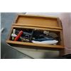 Image 2 : LOT OF KNIVES, CORKSCREWS, BLENDER, KITCHEN ITEMS