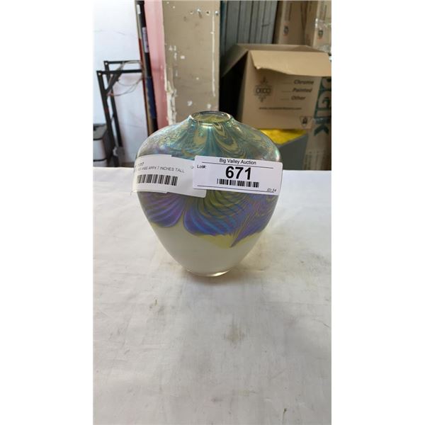 ART GLASS VASE APPX 7 INCHES TALL