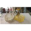 Image 1 : PETITE MAISON WOVEN BASKET, ART GLASS BOWL, AND 2 ELEPHANT FIGURES
