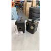 Image 1 : Vintage portrait brownie and hawkeye brownie cameras