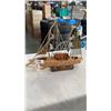 Image 1 : VINTAGE SAILING SHIP TABLE LAMP