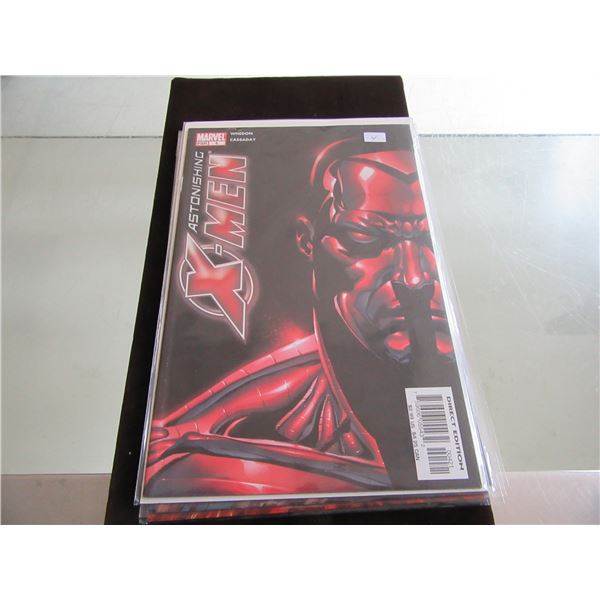 MARVEL "ASTONISHING X-MEN" COMIC (OCTOBER 2004; #4)