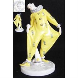 Goebel Figurine  Harlequin  #1626859