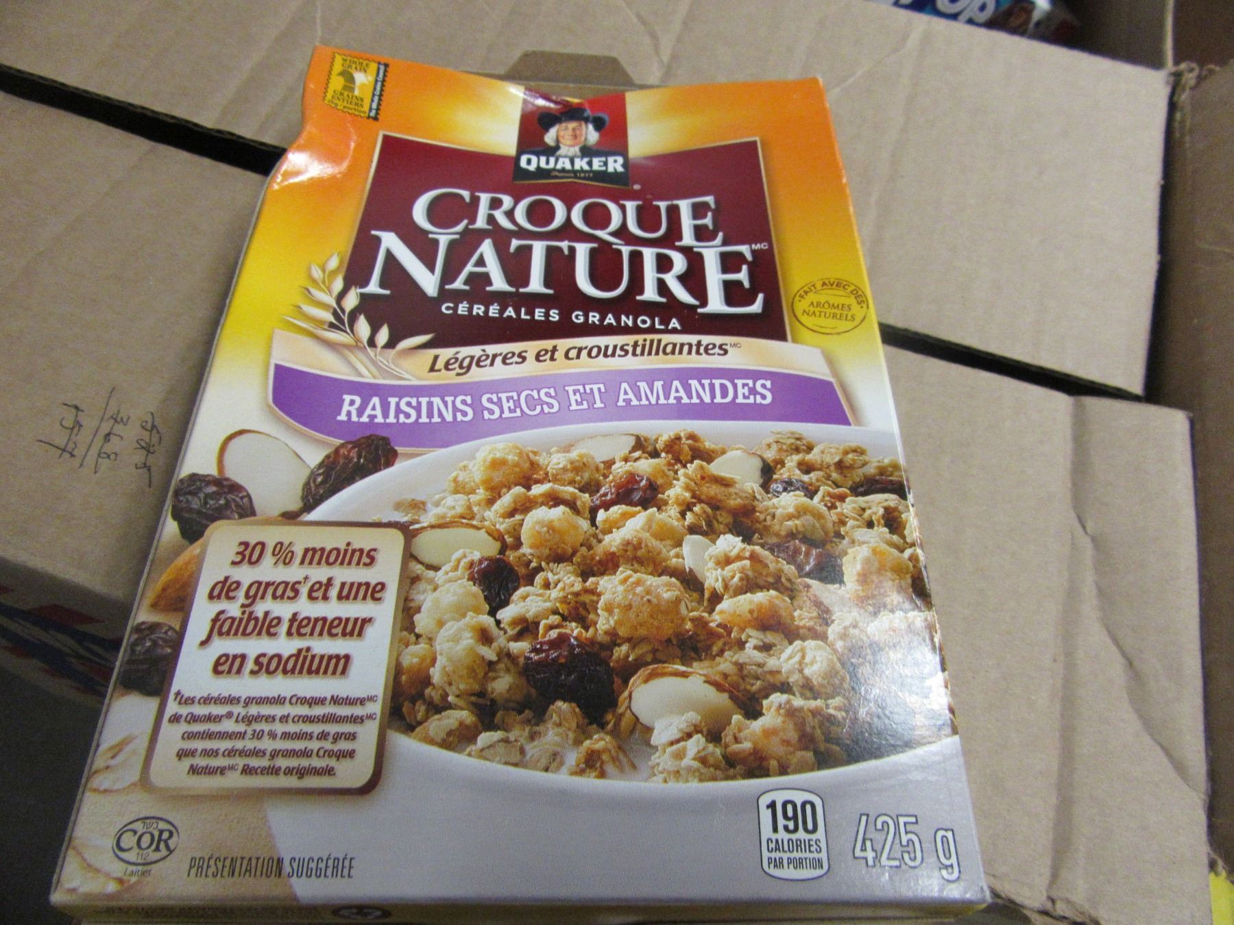 QUAKER HARVEST CRUNCH RAISIN ALMOND CEREAL (470 G) - PER BOX