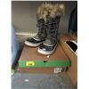 Image 1 : Pair of Women's Jabmbu Size 9.5 Grey Boots
