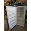 Image 2 : Frigidaire 20 Cubic Foot Upright Freezer