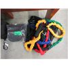 Image 1 : 12 New Travel Pillows & 1 Resistance Band Set
