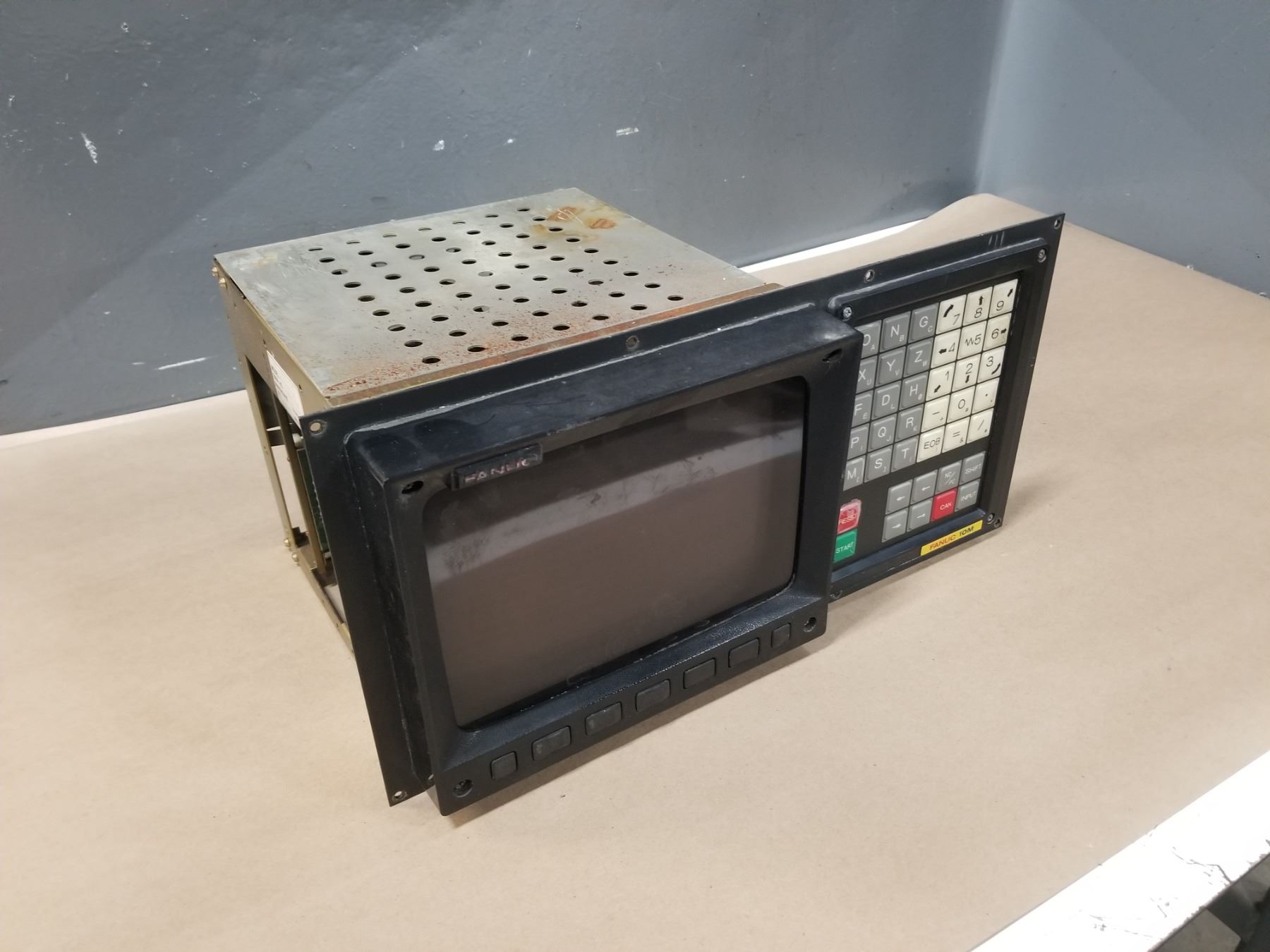 Monitor Fanuc FANUC A61L-0001-0092 LCD MONITOR W/ FANUC A02B-0073-C101 OPERATOR PANEL