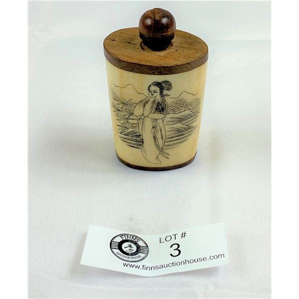 Extremely Nice Scrimshaw Asian Snuff Bottle