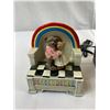 Image 2 : Nice Table Top Jukebox Radio With Ceramic Bears Music Box With Jukebox In It