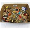 Image 1 : Nice Large Lot Of Vintage Keychains
