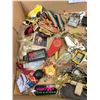 Image 2 : Nice Large Lot Of Vintage Keychains