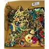 Image 2 : Large Lot Of Costume Jewelry Mixed Batch, Great For Crafters