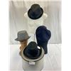 Image 1 : Vintage Hat Box With 4 Men's Hats