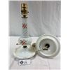 Image 2 : 2 Vintage Milk Glass Bedroom Lamps