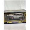 Image 2 : 1/43 Scale 1955 Chevrolet Bellaire Die Cast Car Plus 1931 Peerless Die Cast Car