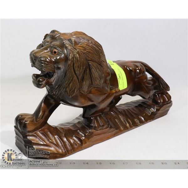 VINTAGE LARGE MAPLE WOOD LION