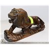 Image 1 : VINTAGE LARGE MAPLE WOOD LION