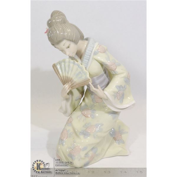 VINTAGE "NAPAL" PORCELAIN LADY