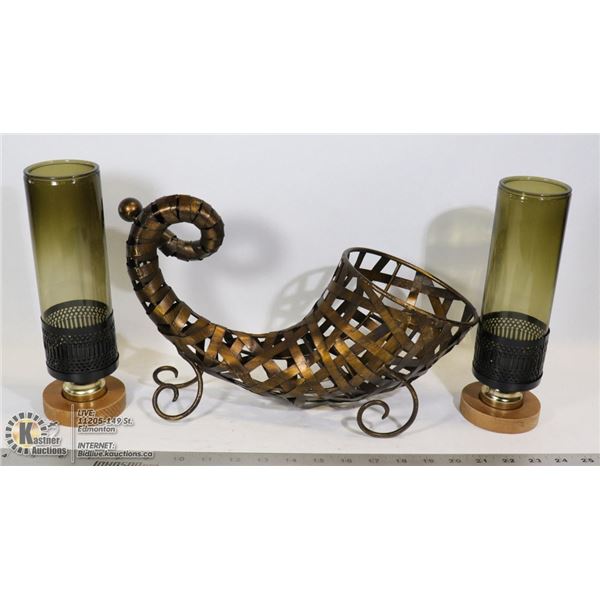 BOX OF VINTAGE METAL HOME DECOR