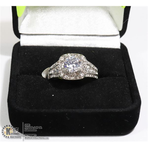 LADIES SILVER RING SZ 8